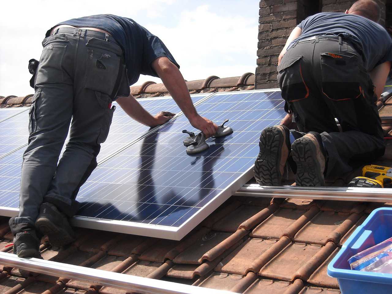 solar-panels-944000_1280_foto - pixabay com compressed